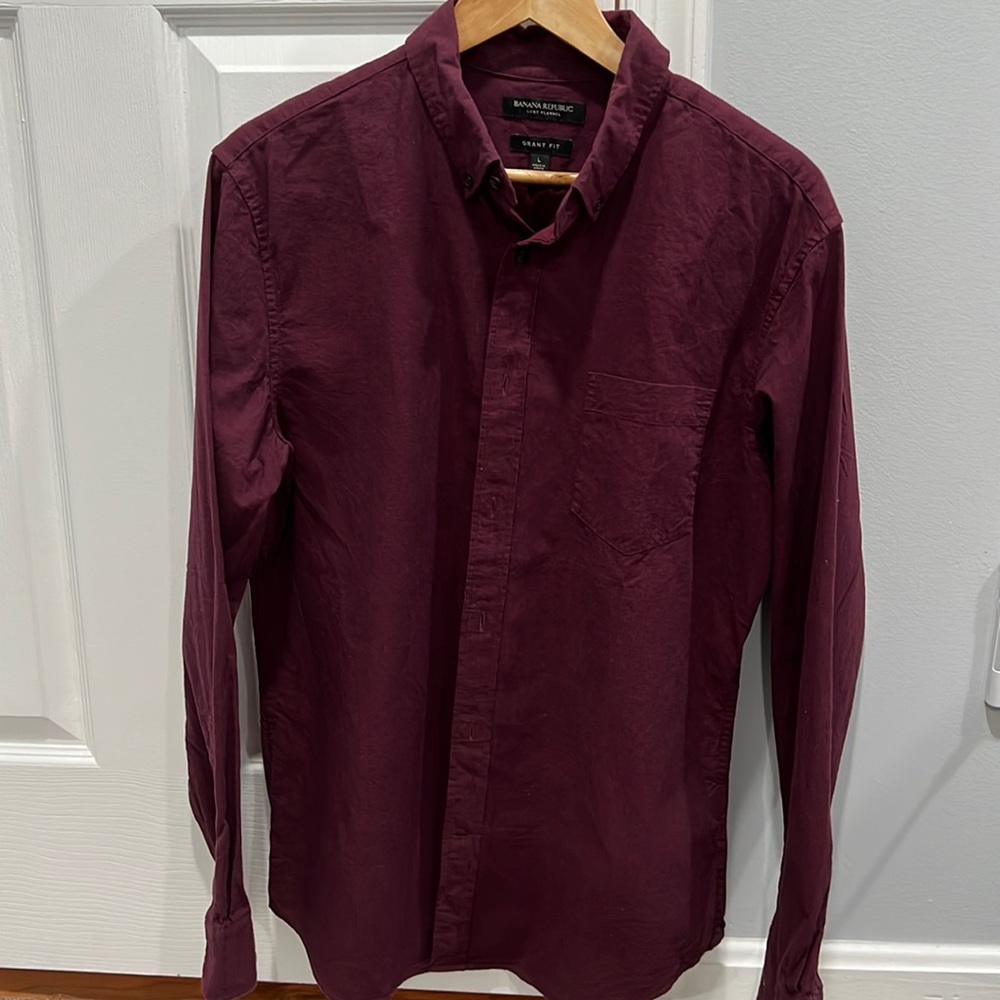 Banana Republic Large casual dress shirt maroon